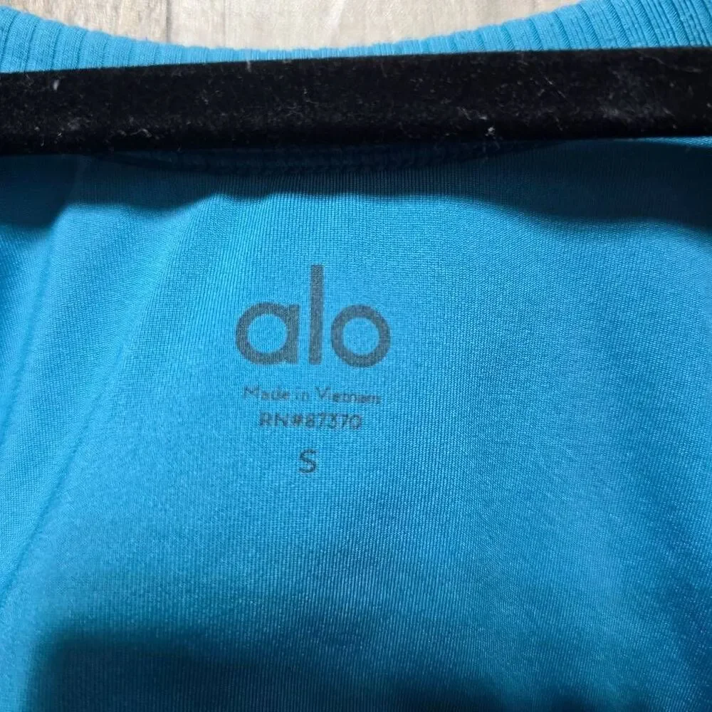 Alo Yoga Wellness Low Impact Ribbed Sports Bra In Blue Small Athletic Workout